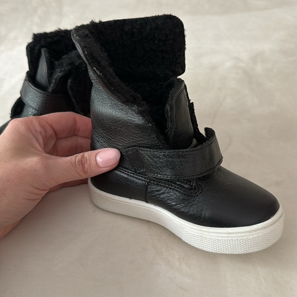 EUC! Freshly Picked Ebony Sherpa Boot, sz 6 (little kid) - Picture 8 of 9